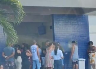 Morador de Cajazeiras espera dentro de carro após demora no atendimento no Hospital Eládio Lasserre