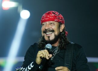 Bell Marques tira o Parque de Exposições do chão com muito arrasta-pé na terceira noite de festa