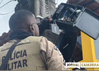 Polícia Militar retira câmeras instaladas por criminosos para vigiar e atacar policiais na Fazenda Grande I