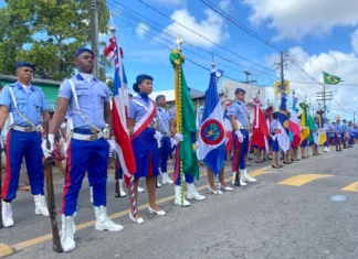 Alunos do CPM de Cajazeiras participam do desfile de 7 de Setembro