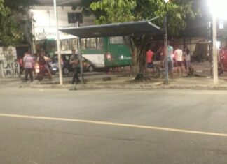 Ônibus invade prédio em Cajazeiras, deixa feridos e Codesal é acionada para avaliar risco de desabamento