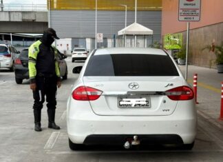 Fiscalizações contra transporte clandestino são intensificadas no entorno da nova rodoviária de Salvador